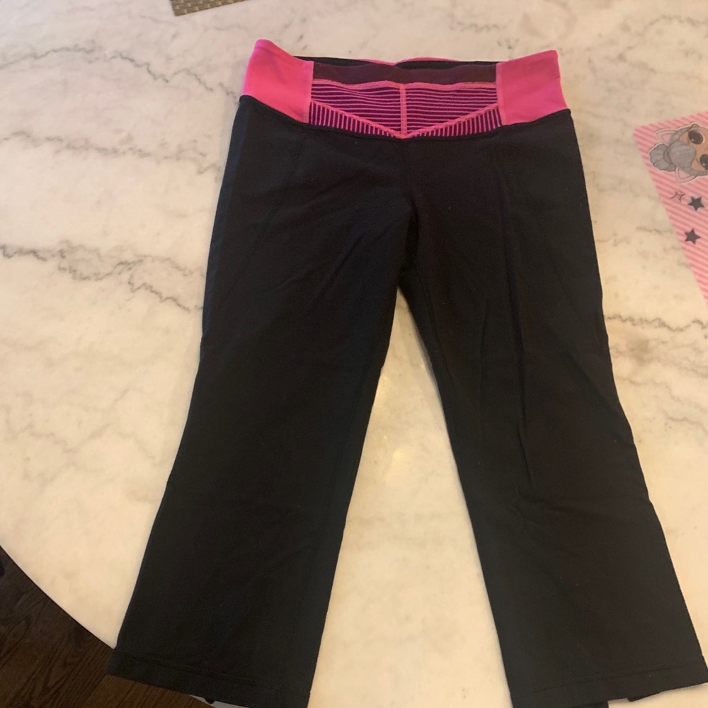 Lululemon Size 8 Gather and Crow Crops